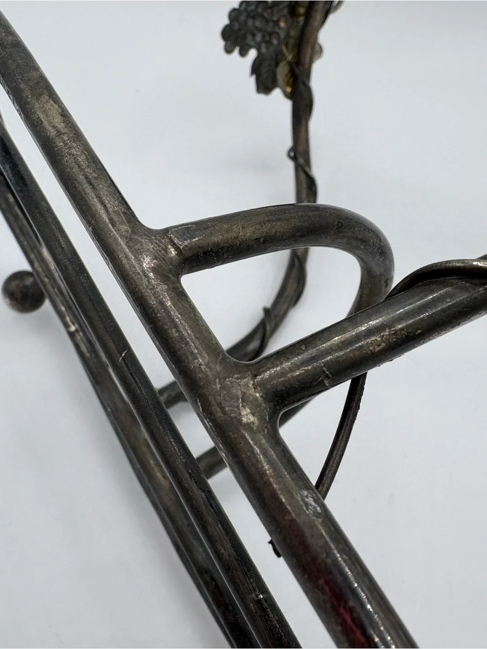 Vintage Grapevine Double Wine Bottle Holder Silver Tone Metal Caddy